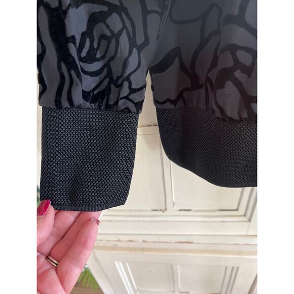 Fabletics size medium black long sleeve activewear top with velvet rose design - Picture 4 of 7